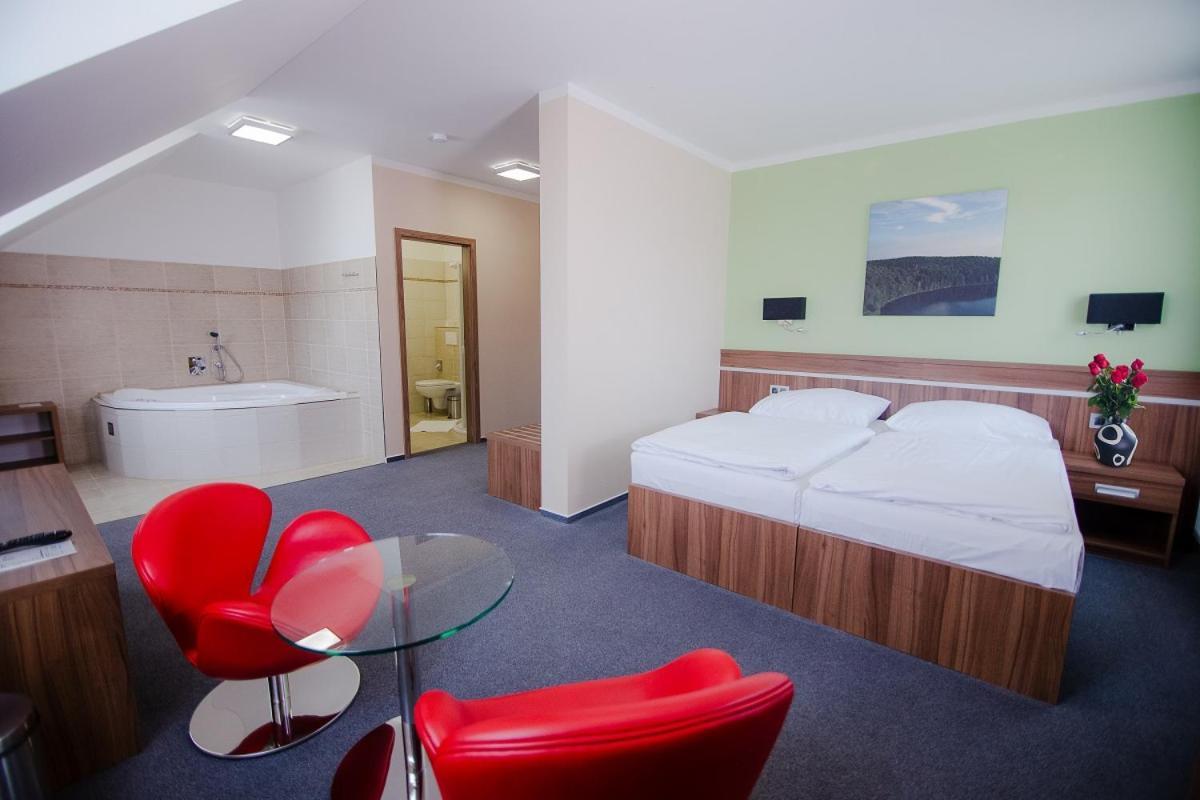 Hotel Jezerka Sec Ngoại thất bức ảnh