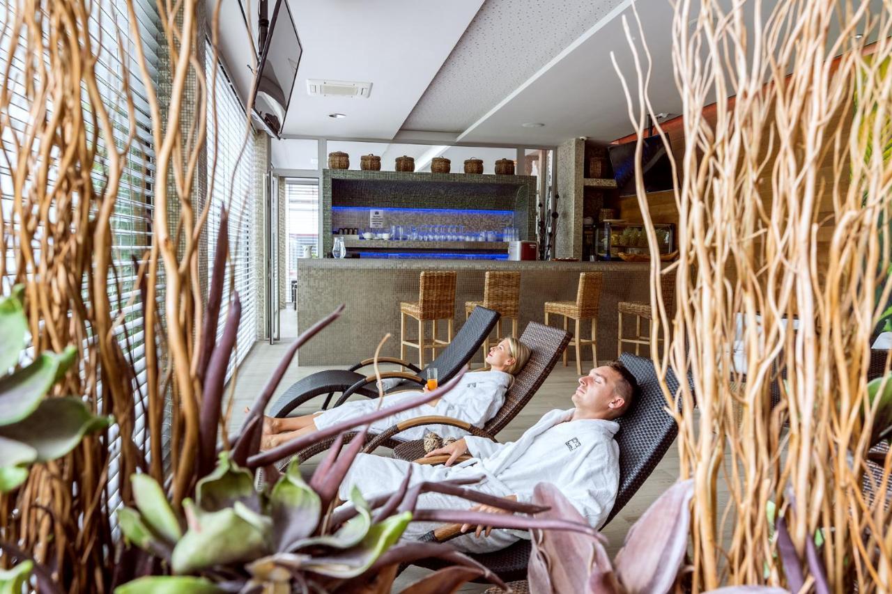 Hotel Jezerka Sec Ngoại thất bức ảnh