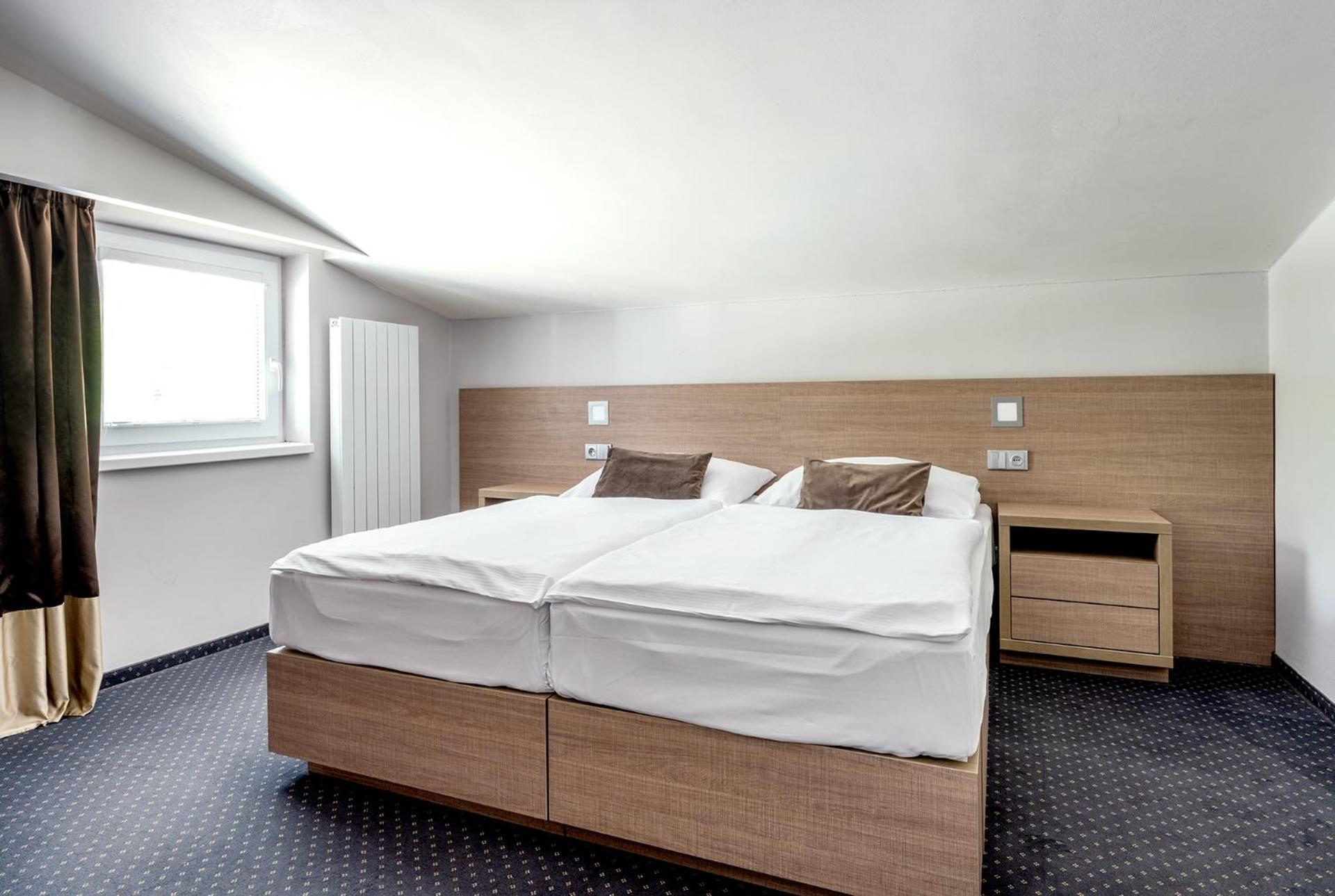 Hotel Jezerka Sec Ngoại thất bức ảnh